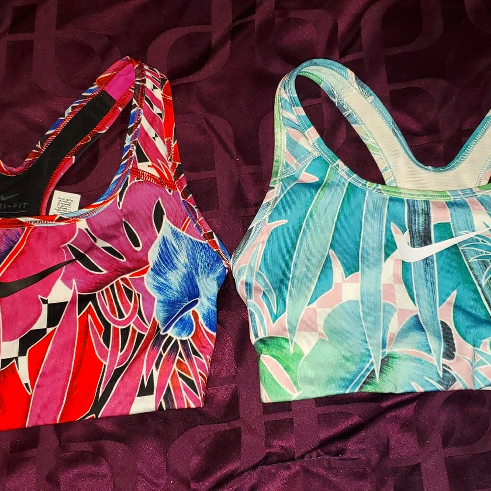 2 Nikè sports/workout bras